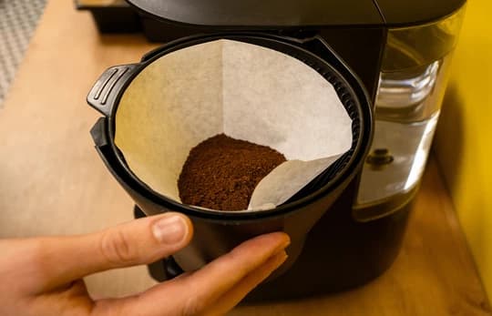 Co to jest ekspres przelewowy? Jak działa i jak go używać?