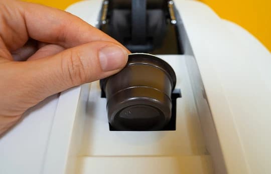 Kapsułka kawy – jaka jest najlepsza kawa w kapsułkach? Ranking: kapsułki Dolce Gusto, Tchibo, Nespresso i inne