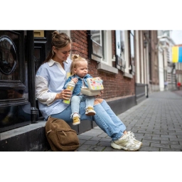 Zestaw śniadaniowy Koziol PEPPA PIG (lunchbox Candy L + butelka bidon na wodę 425ml) - miniatura 3