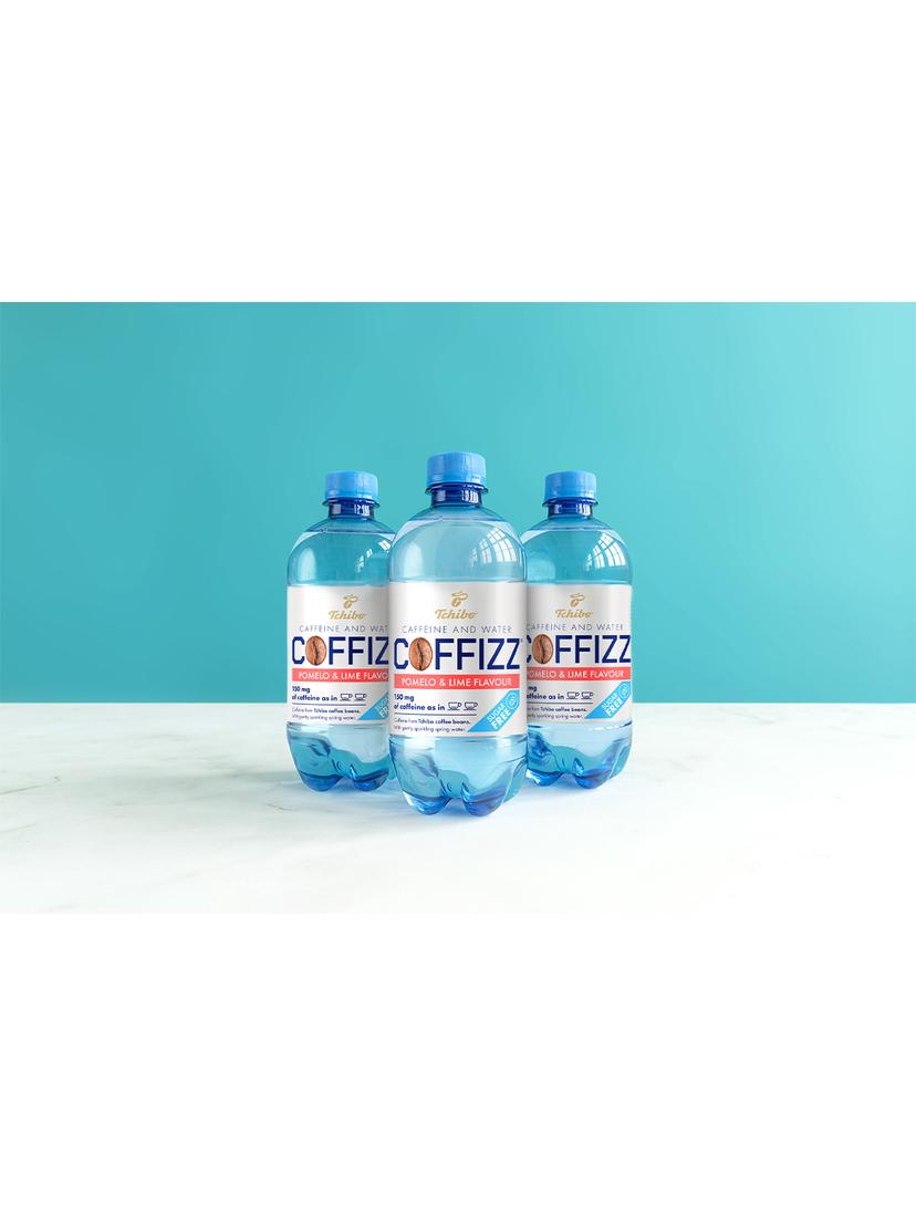 Napój z kofeiną woda smakowa Tchibo Coffizz Pomelo & Lime Flavour 500ml (6szt.)